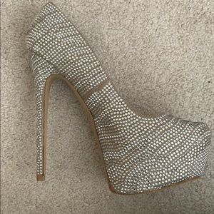 Steve Madden Silver Stud Platform Heels 8.5
